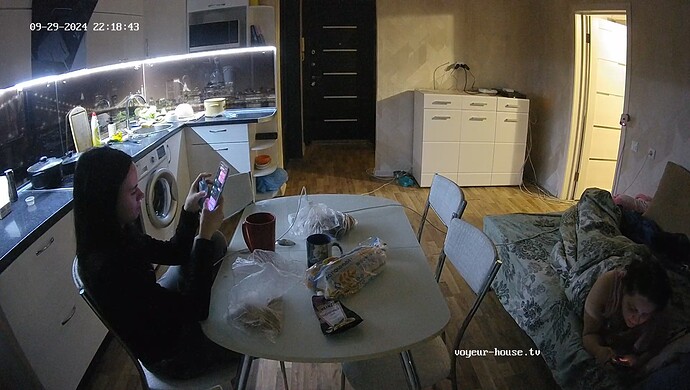 realm69-cam12-1727633958