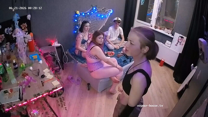 AoraIzzy-20260620-09