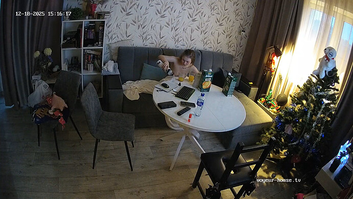 HenryMira-20251218-04