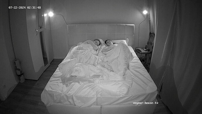 realm2-cam18-1721611079