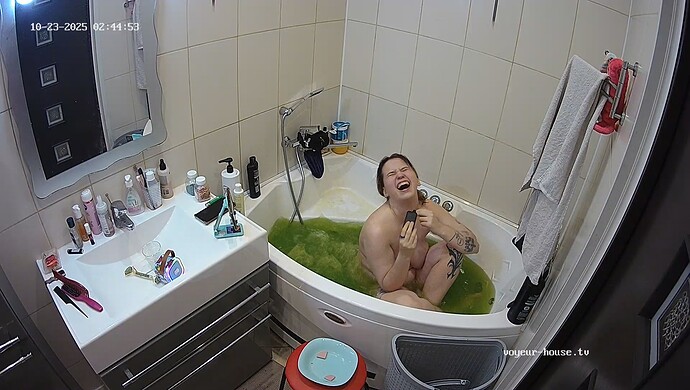 realm64-cam19-1761202430