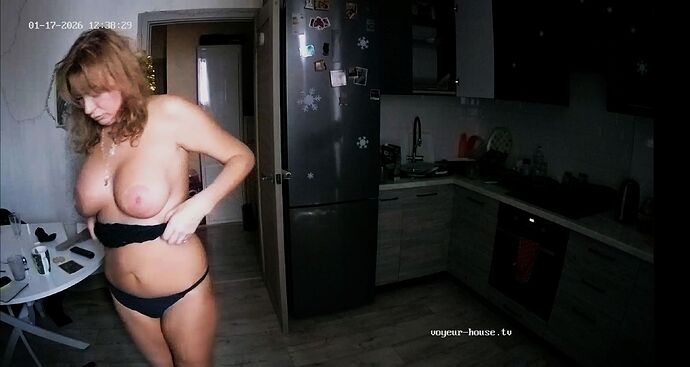 Margot_260117_boobs_livingroom_@_Henry_realm18_01