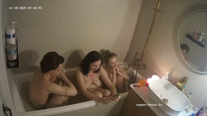 realm10-cam18-1763428759