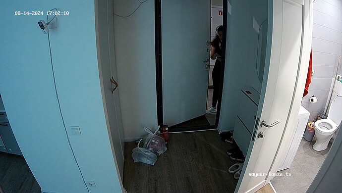 realm2-cam111-1723644168