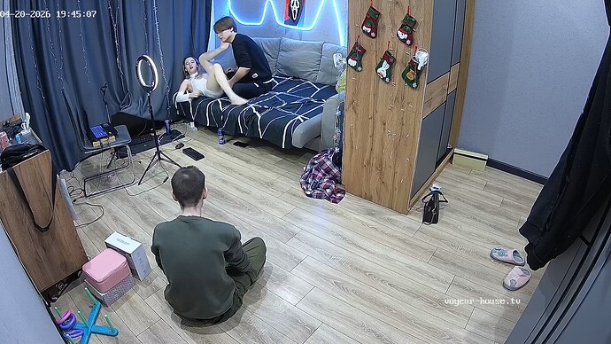 realm42-cam13-1776703724