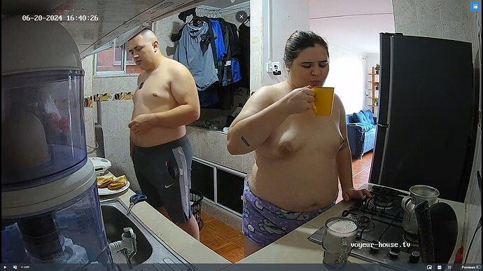 Ashampoo_Snap_jeudi 20 juin 2024_23h40m55s_003_Kitchen camera at Ares & Azul reallifecam apartment at Voyeur House TV (cam11) - Google Chrome