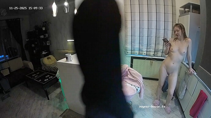 realm64-cam112-1764096633