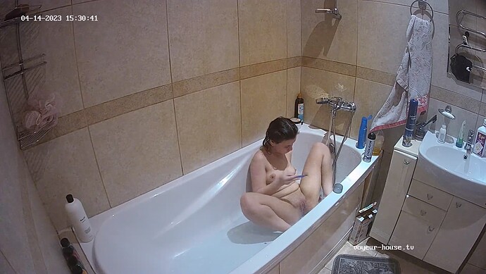 Lilka_230414_pussyshave_@_Jakar_realm11-cam19-1681505513