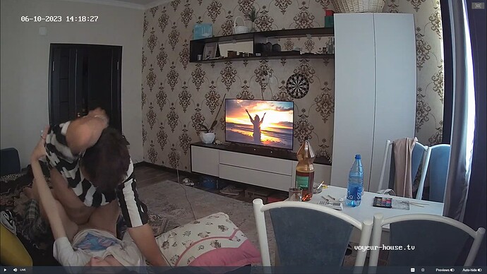 Ashampoo_Snap_samedi 10 juin 2023_9h24m1s_012_Cinderella & Isidor apartment with reallifecam cameras at Voyeur House TV - Google Chrome
