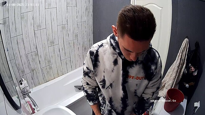 realm107-cam110-1762636579