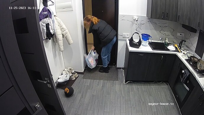 realm27-cam110-1700919559