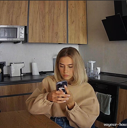 Screenshot 2023-10-20 at 06-18-19 Amelie & Lucas (Part 2) - Apartments Discussion - Voyeur House TV Forum