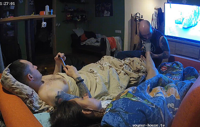 Screenshot 2023-05-27 at 18-29-03 Guest bedroom camera at Sophia Elon Claudia reallifecam apartment at Voyeur House TV (cam110)