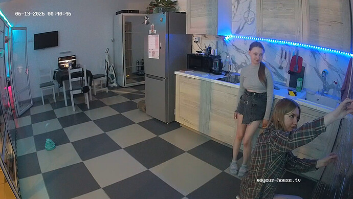 realm64-cam12-1781303258