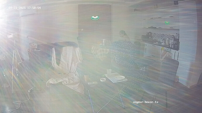 realm114-cam15-1758463171