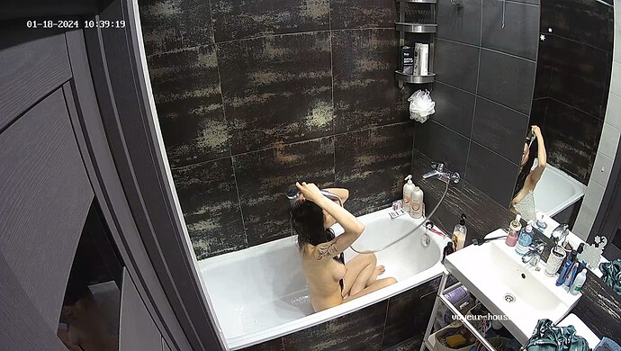 realm27-cam19-1705563728