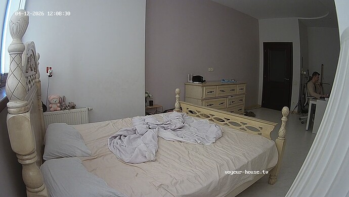 realm8-cam110-1775984944