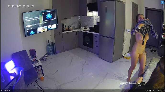 Ashampoo_Snap_mercredi 11 septembre 2024_0h8m9s_002_Kitchen camera at Andreza reallifecam apartment at Voyeur House TV (cam11) - Google Chrome
