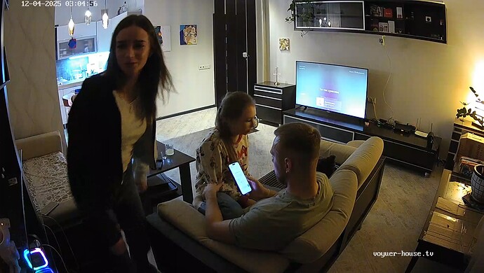 realm64-cam15-1764806737