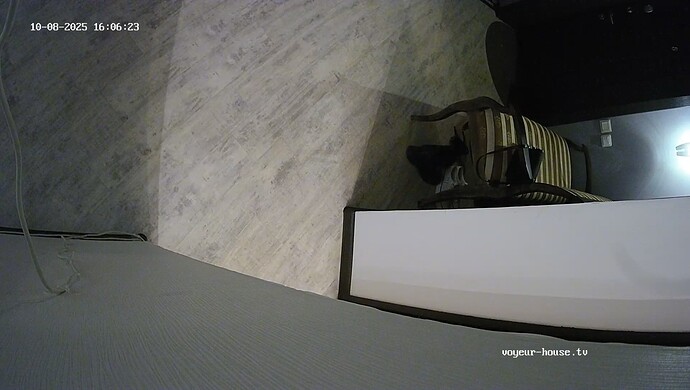 realm64-cam111-1759928852