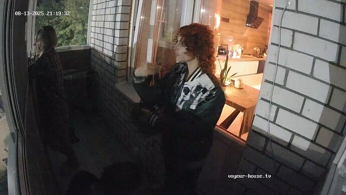 realm64-cam112-1755109207