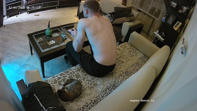 realm64-cam16-1764559548