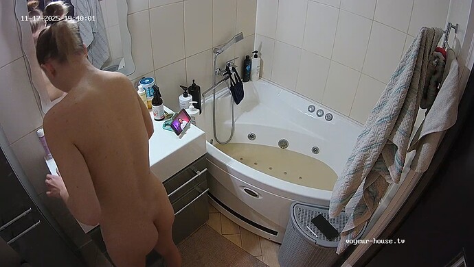 realm64-cam110-1763398736