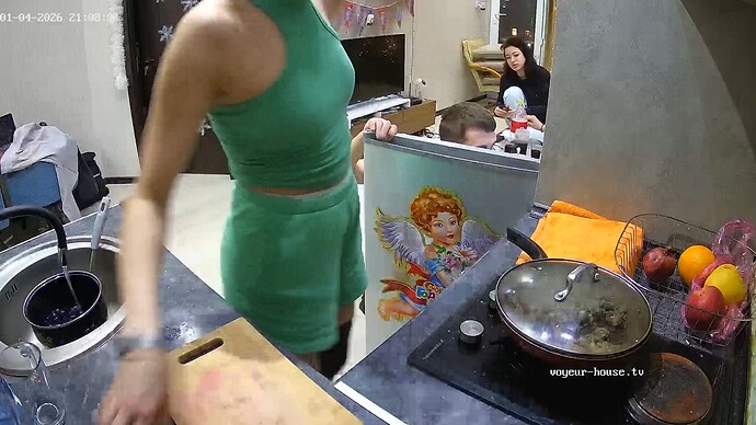 realm6-cam12-1767546572