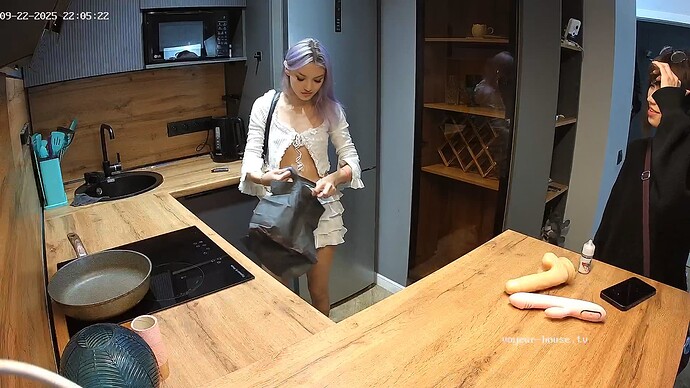 realm94-cam12-1758567962