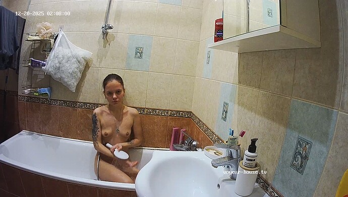 realm60-cam18-1766185887 (1)