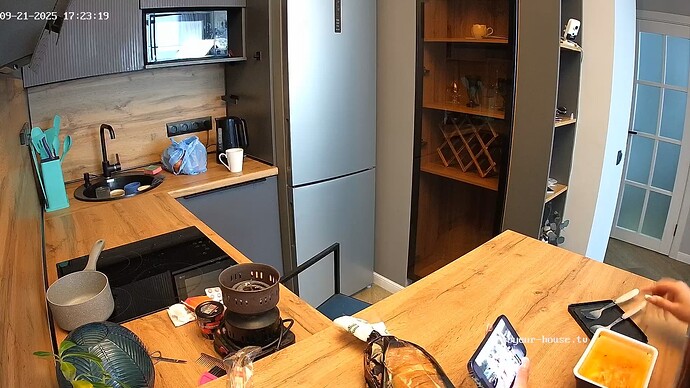 realm94-cam12-1758464868