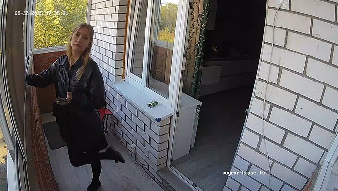 realm64-cam112-1755937236