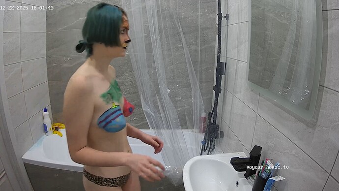 realm5-cam19-1766415747