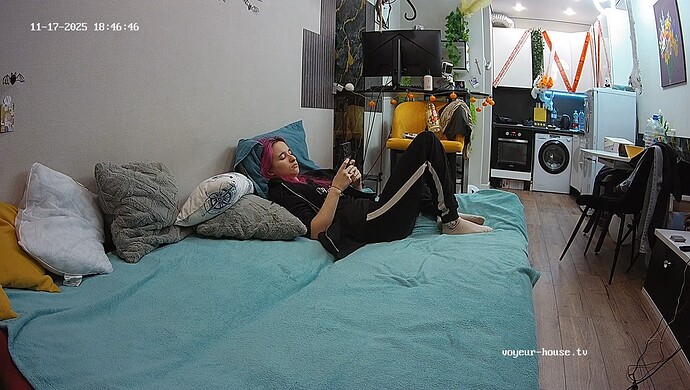 realm42-cam15-1763394437