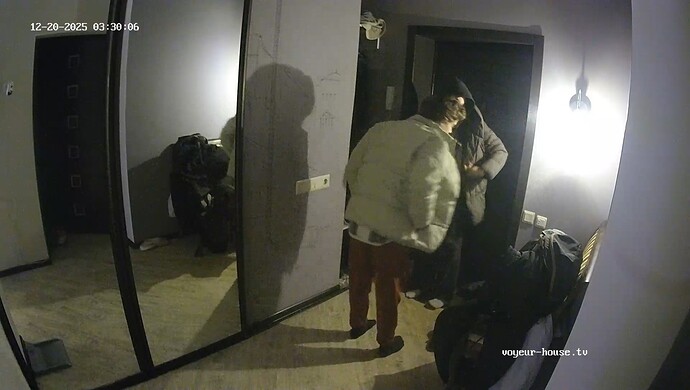 realm64-cam111-1766191325