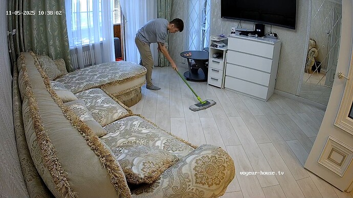 realm122-cam15-1762328318