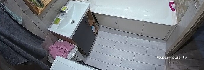 realm18-cam113-1775333197