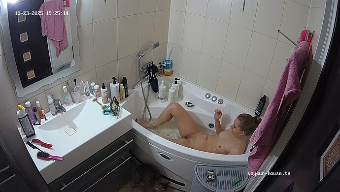 realm64-cam110-1761237419