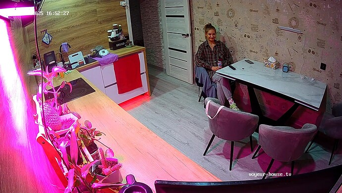realm64-cam12-1742997188
