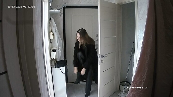 realm13-cam110-1763049639