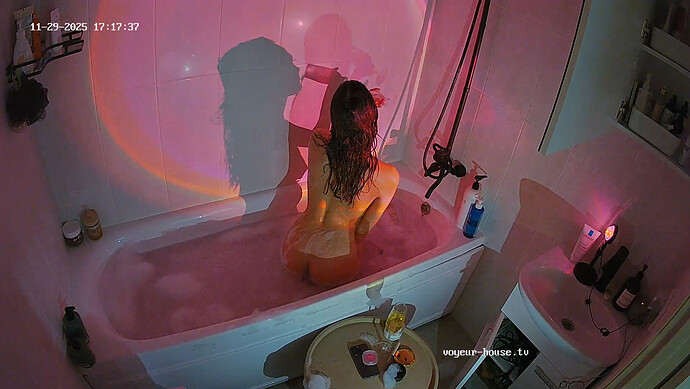 realm13-cam19-1764437239