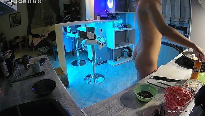 realm64-cam11-1763414784