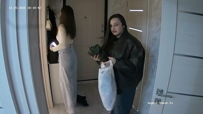 realm13-cam110-1764114608