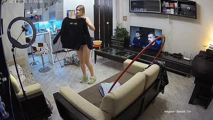 realm64-cam15-1762790412