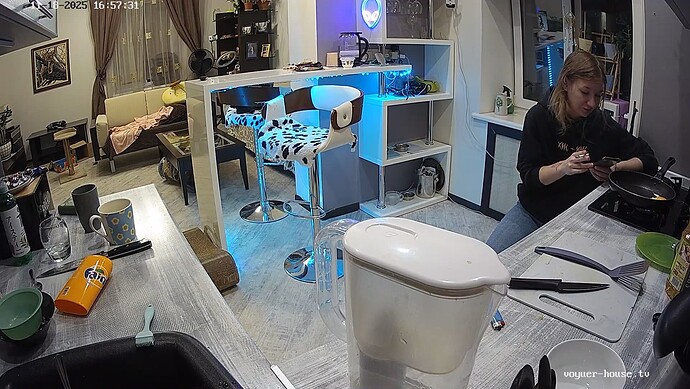 realm64-cam11-1763478198