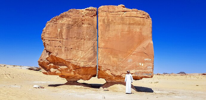 Al_Naslaa_Rock_20211021_105005