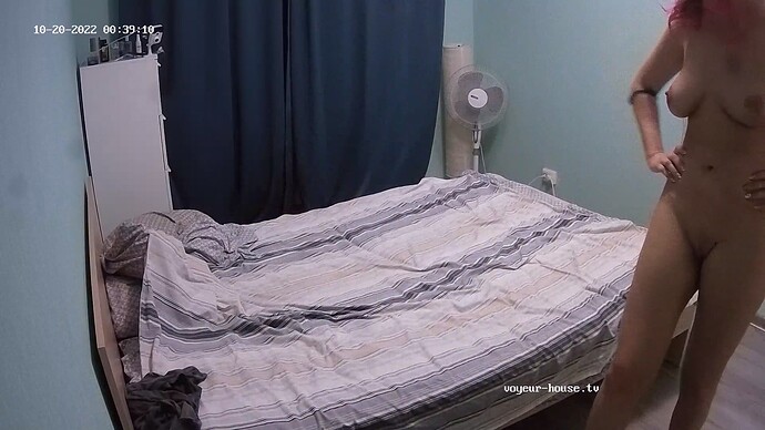 Maren_221020_naked_bedroom_M&H_realm18-cam17-1666221398