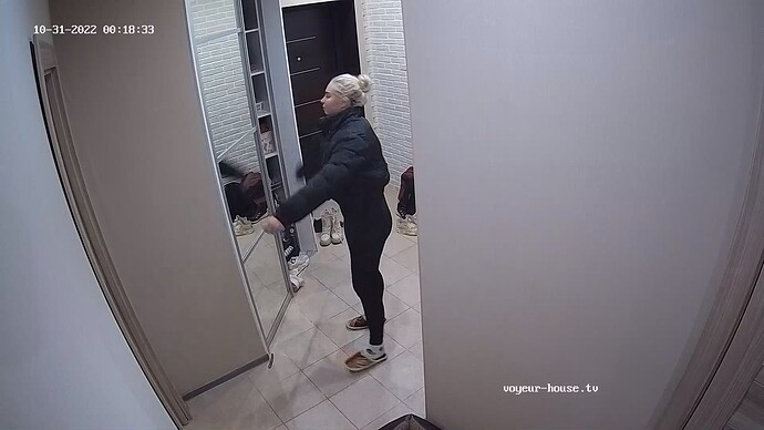Carloyn_221030_@_M&H_hall_sharp_realm18-cam15-1667164816