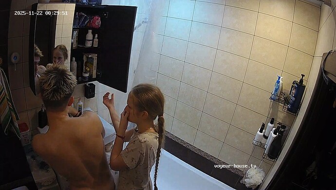 realm7-cam110-1763823517