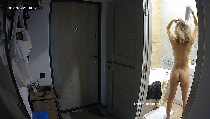 realm8-cam110-1696000875